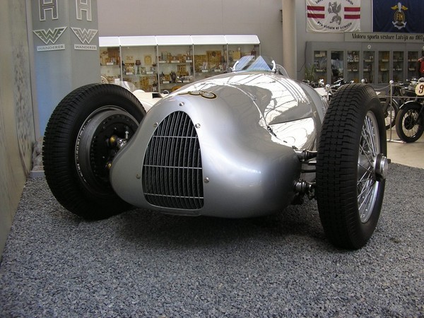 4851257-22270110-thumbnail.jpg